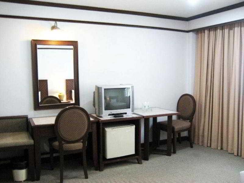 Hotel Rattana Mansion Phuket Zewnętrze zdjęcie