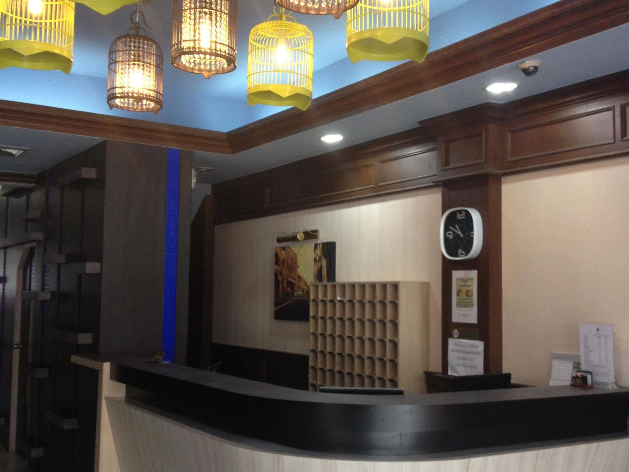 Hotel Rattana Mansion Phuket Zewnętrze zdjęcie