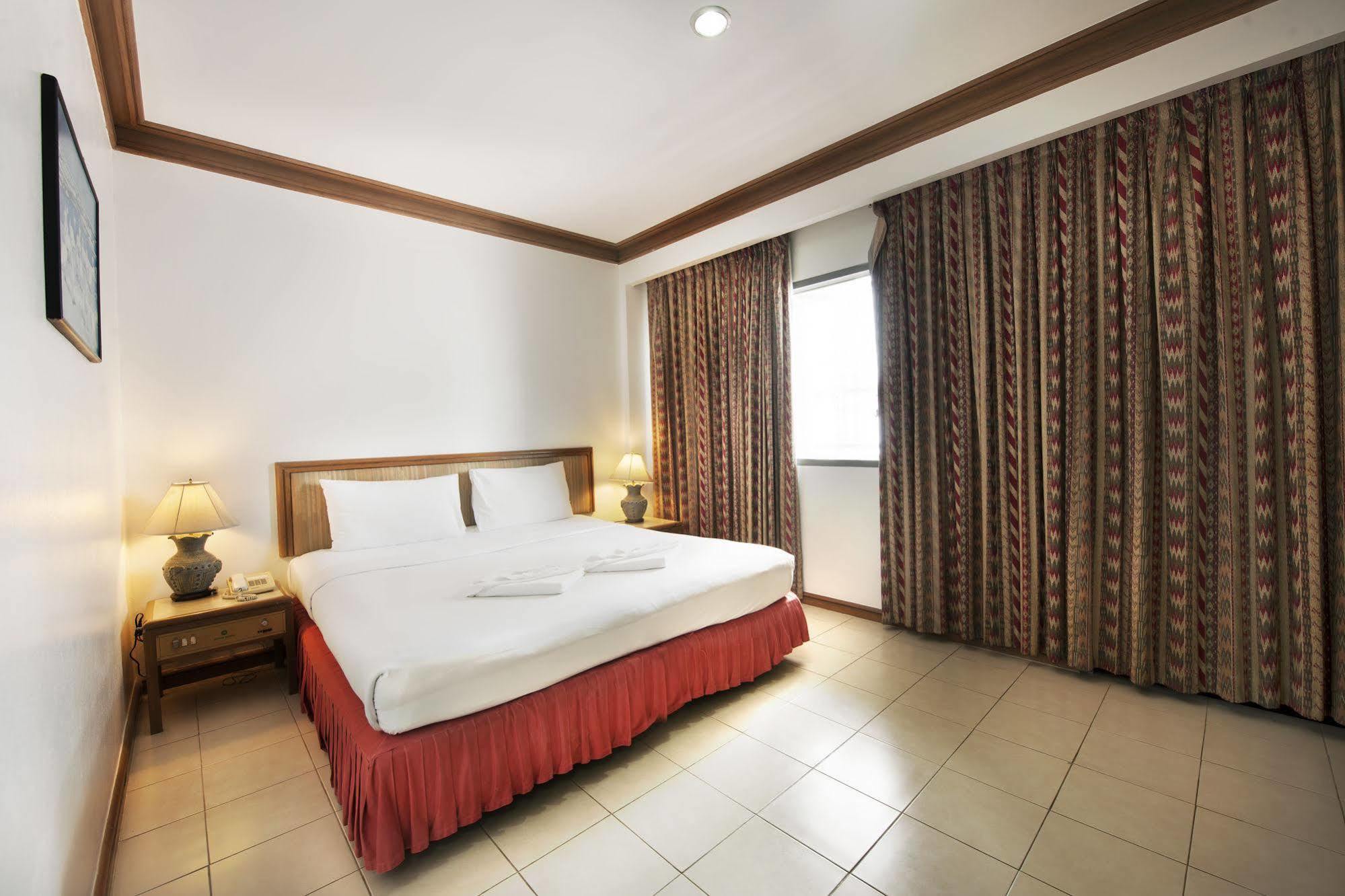 Hotel Rattana Mansion Phuket Zewnętrze zdjęcie