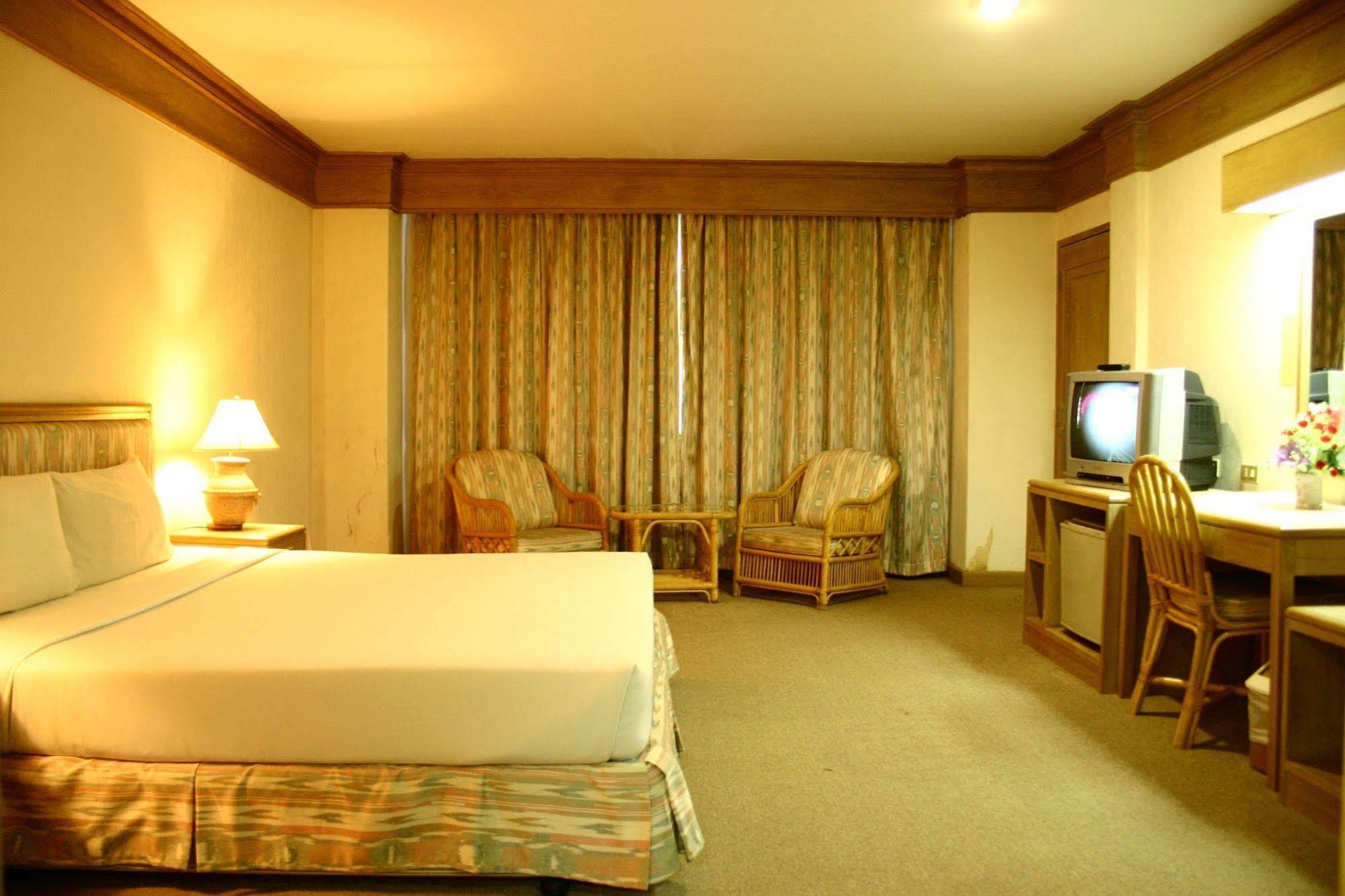Hotel Rattana Mansion Phuket Zewnętrze zdjęcie